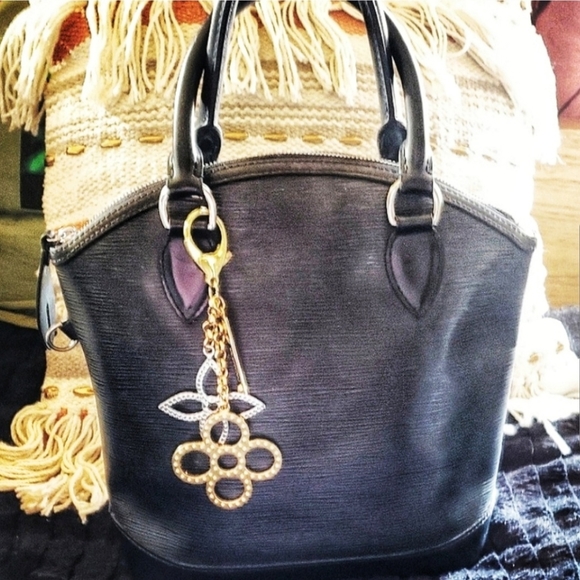 Louis Vuitton Handbags - Louis Vuitton Black Epi Lockit Satchel